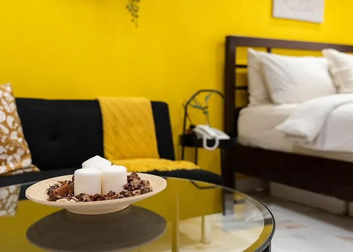 Greenbelt Makati With Balcony & Park Views *