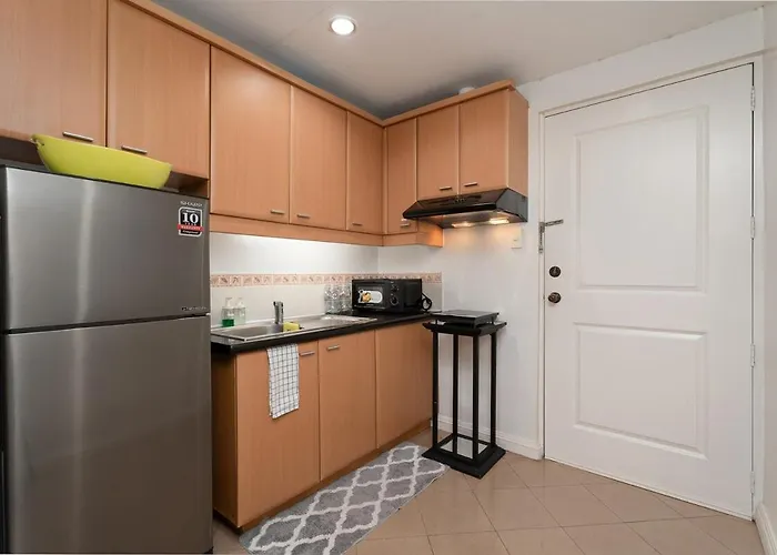 Greenbelt Makati With Balcony & Park Views Apartment Manila