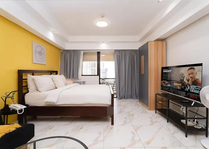 Greenbelt Makati With Balcony & Park Views Apartment